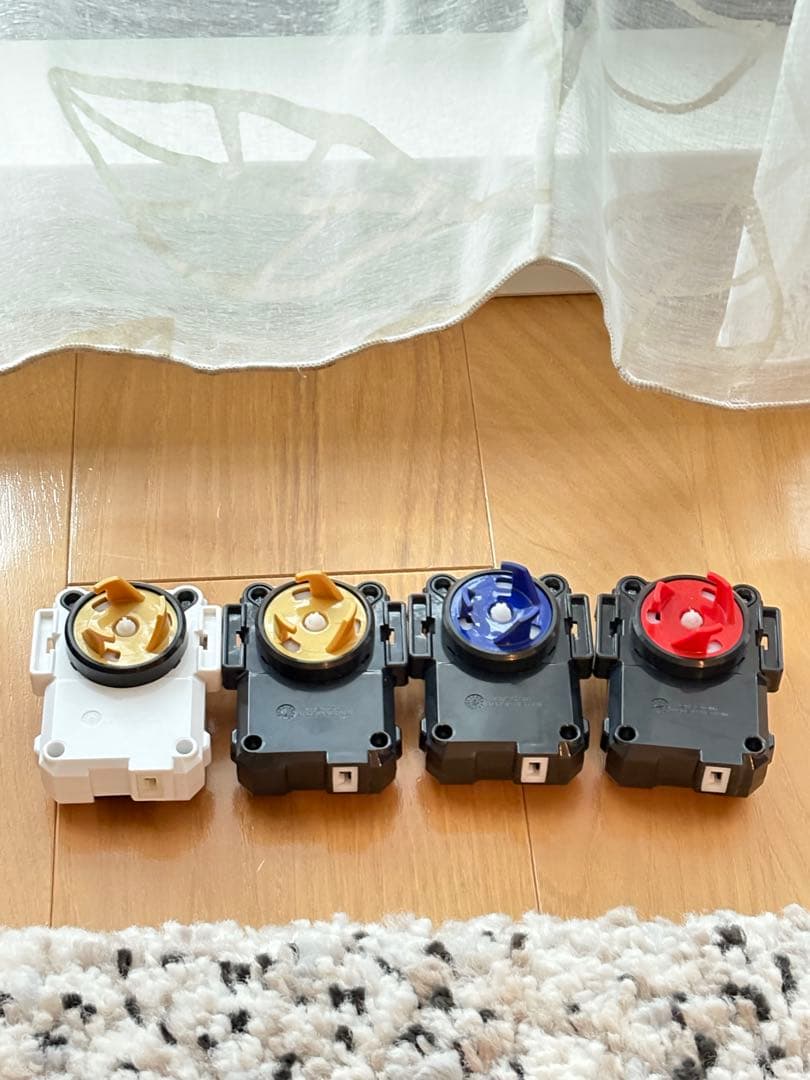 ベイブレードＸ　引退品 ベイブレードスタジアム ベイブレード本体 ランチャー￼