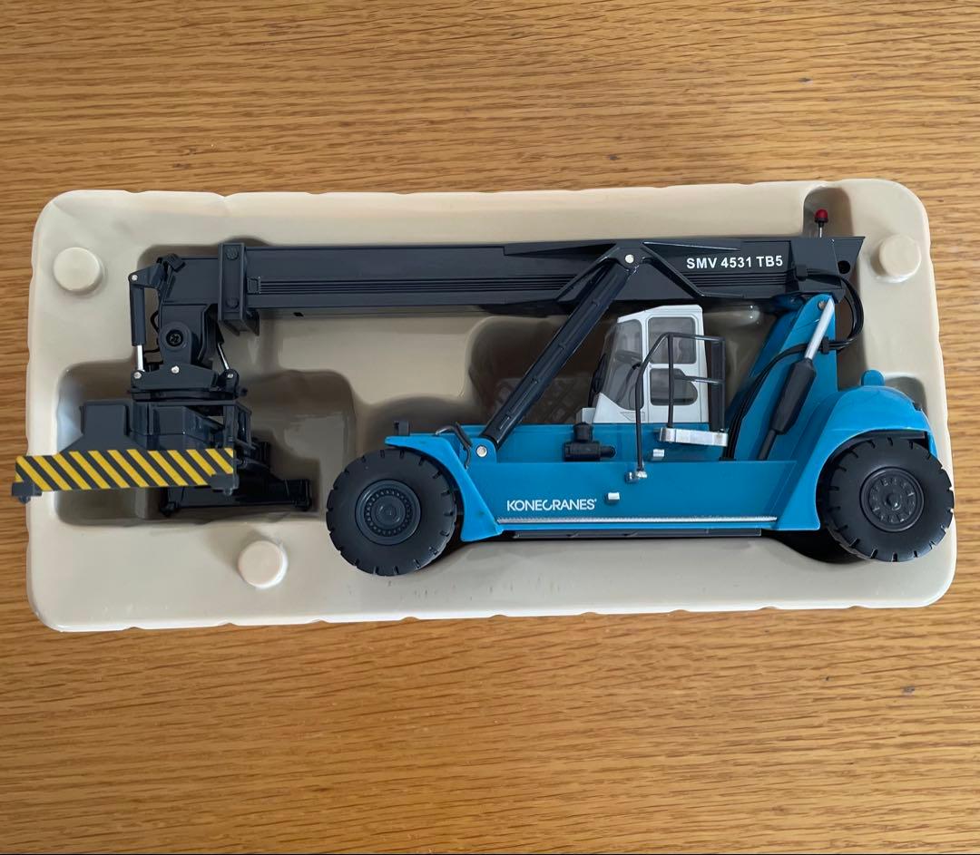 リーチスタッカー KONECRANES SMV 4531 TB5