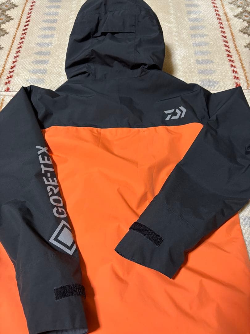 Daiwa GORE-TEX レインウェア オレンジ/ブラック　WLサイズ