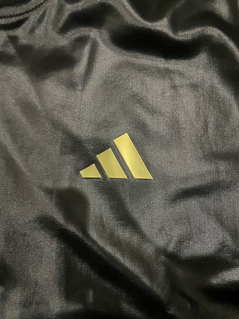 【美品】アディダス 艶黒×金 ラグジュアリー トラックスーツ セットアップ M