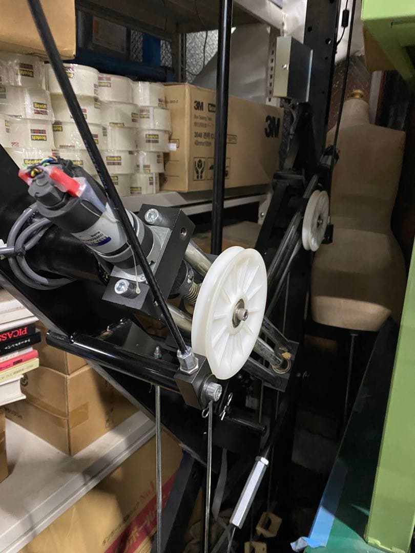 TECHNOGYM ミラー付きトレーニングマシン　キネシス