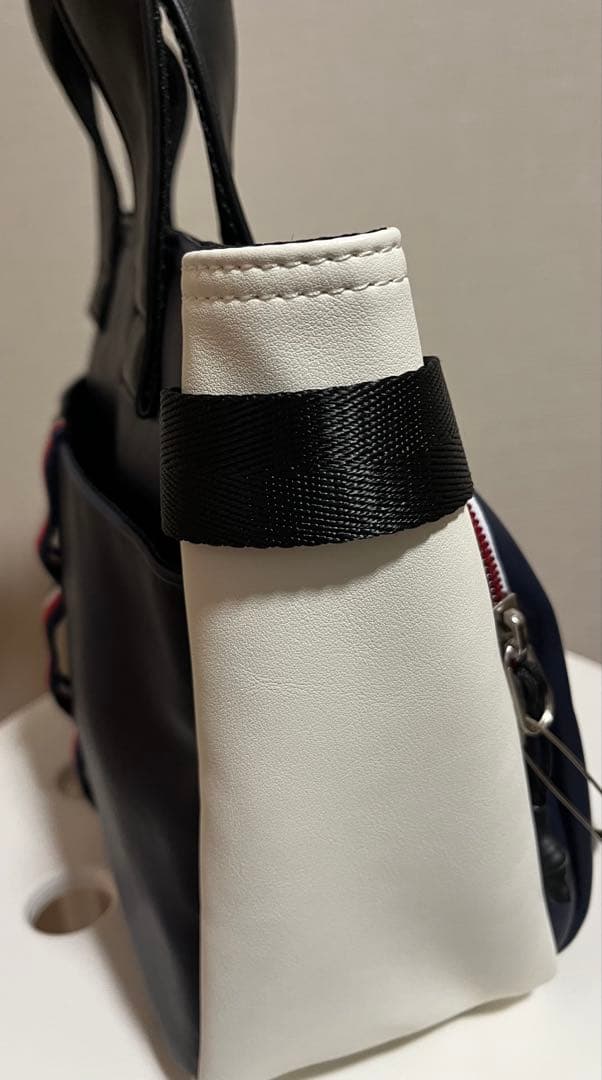 トミーヒルフィガーゴルフ　25年秋冬新作　ラウンドバッグ