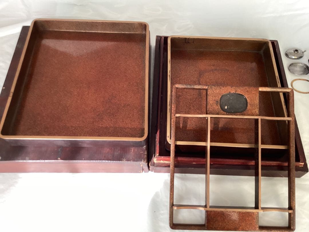 漆塗文箱 五葉松と橘花の金蒔絵　梨子漆塗　硯石・水滴付　硯箱　アンティーク　木箱