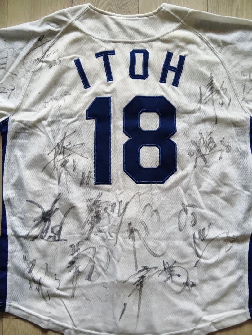 【25選手サイン】中日　ドラゴンズ　伊藤　ホーム　ユニフォーム　ミズノ　M