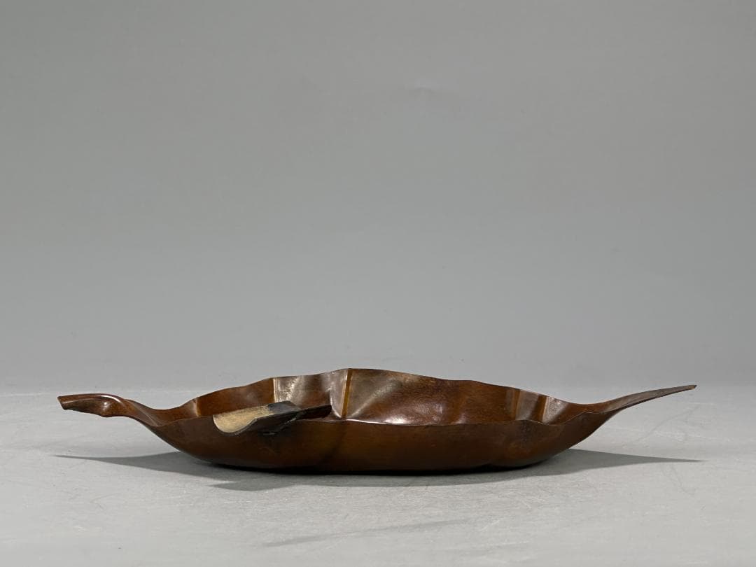 銅製　葉っぱ形灰皿　在銘　供箱