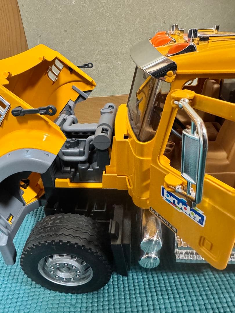 き*ん様 ブルーダー　MACK LHクレーン車