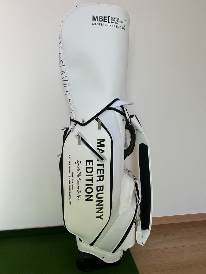 マスターバニーエディション　キャディバッグ　ホワイト　白黒　未使用　限定