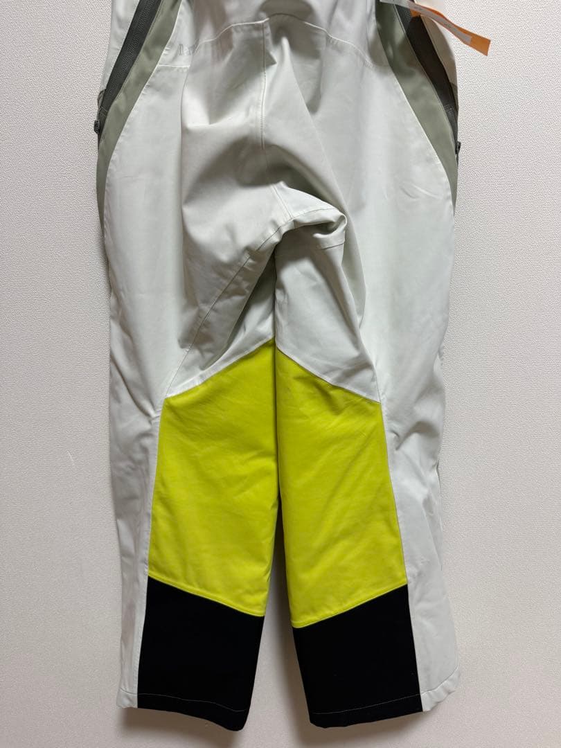 ゆ*ん様 DESCENTE TDスキーウェア Mサイズ 上下＋ミドラー3点セット