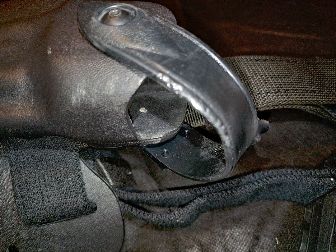 HK45 Tactical ブラック　レッグホルスター　マガジン２個付き