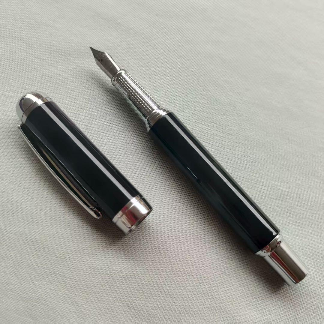 @黒いキャップ式万年筆 ステンレス細字 15