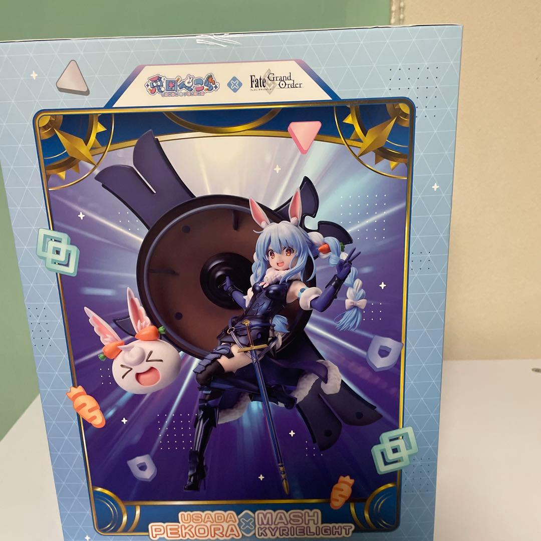 【新品未開封】兎田ぺこら × マシュ・キリエライト コラボレーションフィギュア
