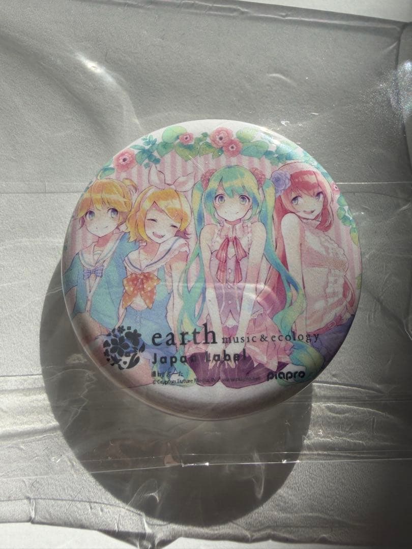 初音ミク ピアプロ earth コラボ 缶バッジ