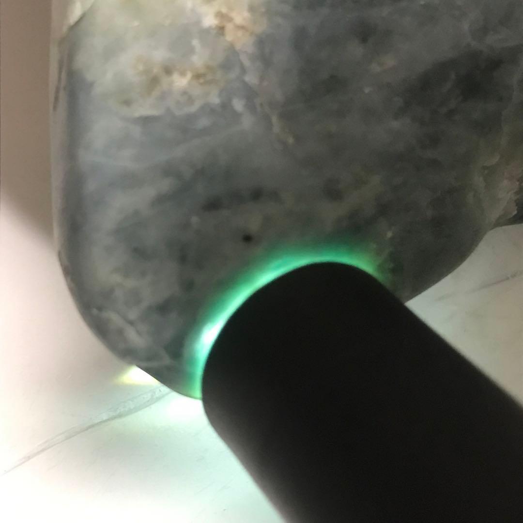 糸魚川翡翠　大きめ青翡翠　海石　367g