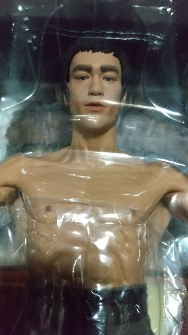 最終値下げ！新品　特大42cm　エンターベイ　ブルース·リー生誕70周年版