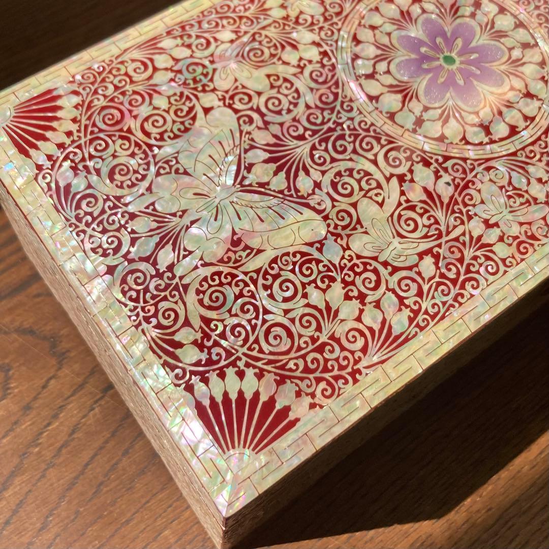 美品　伝統工芸品　螺鈿細工　蝶々　ジュエリーボックス　宝石箱　小物入れ