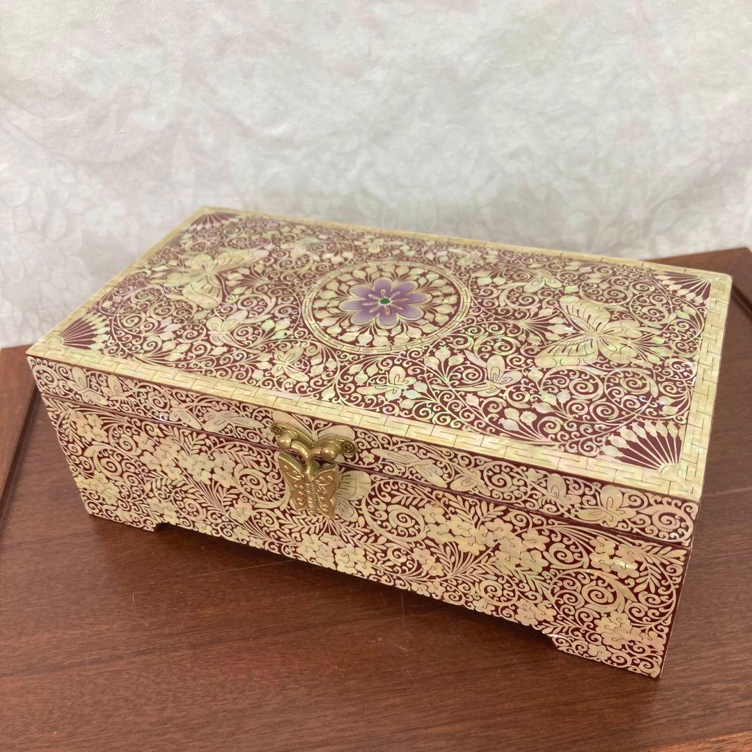美品　伝統工芸品　螺鈿細工　蝶々　ジュエリーボックス　宝石箱　小物入れ