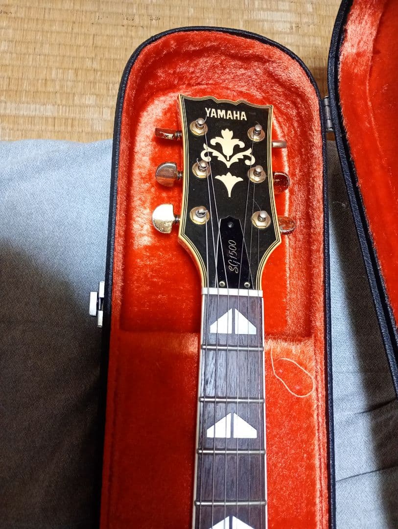 Yamaha SG-1500レッド エレキギター