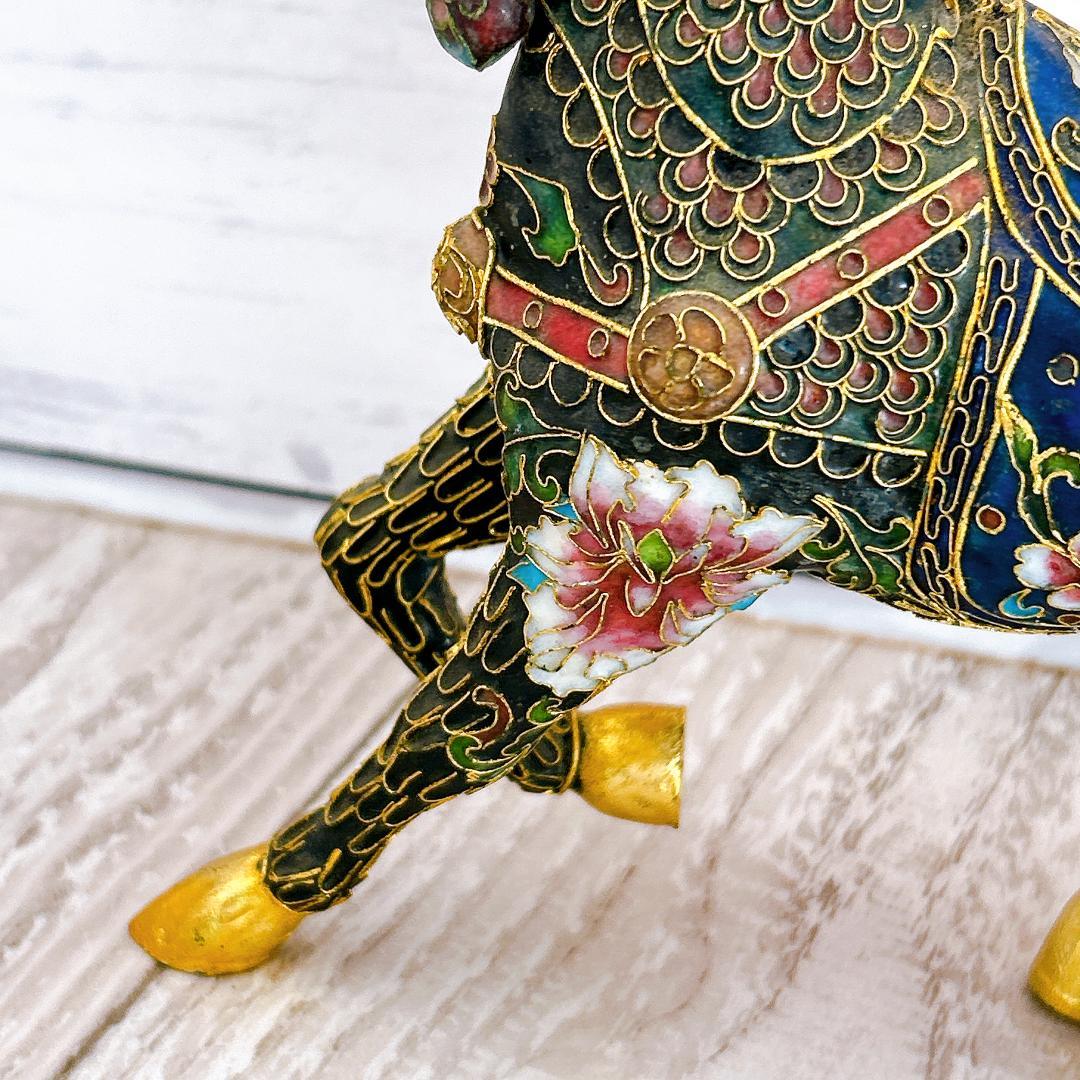 七宝焼　馬の置物　台付き　時代物　中国　繊細　首元装飾