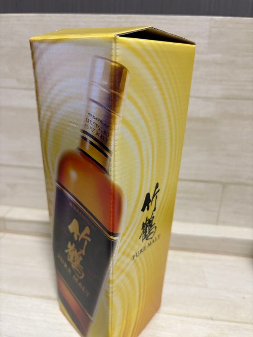 ニッカウヰスキー 竹鶴ピュアモルト　旧ボトル　黒ラベル　700ml 初期箱付き