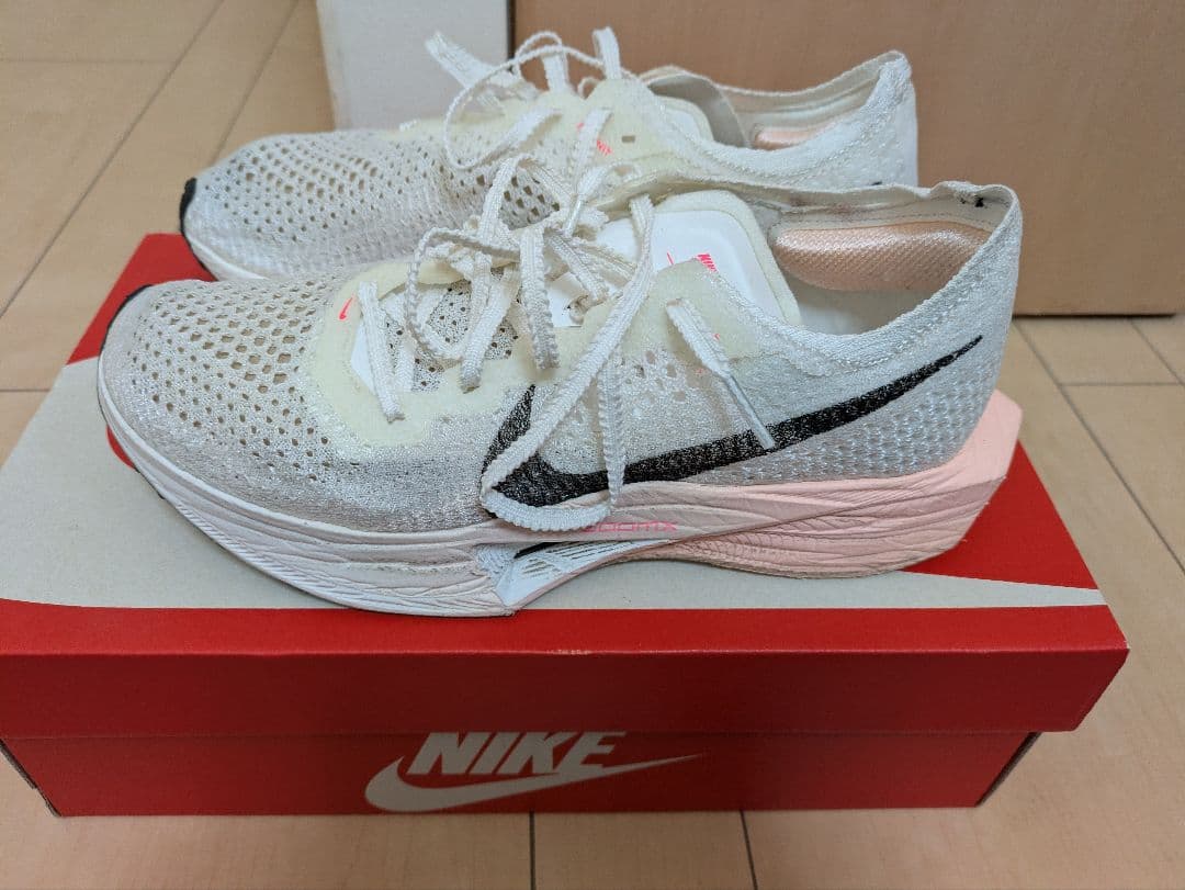 NIKE　ウィメンズ　ヴェイパーフライネクスト％3　25cm