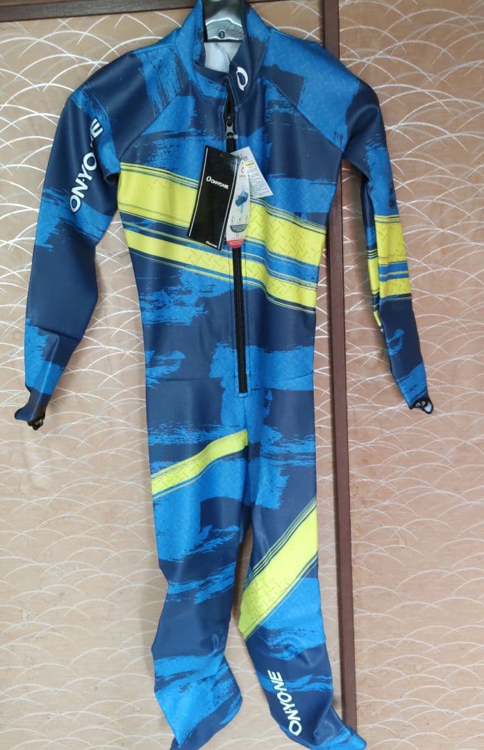 新品タグ付き ONYONE オンヨネ FIS 対応ワンピース