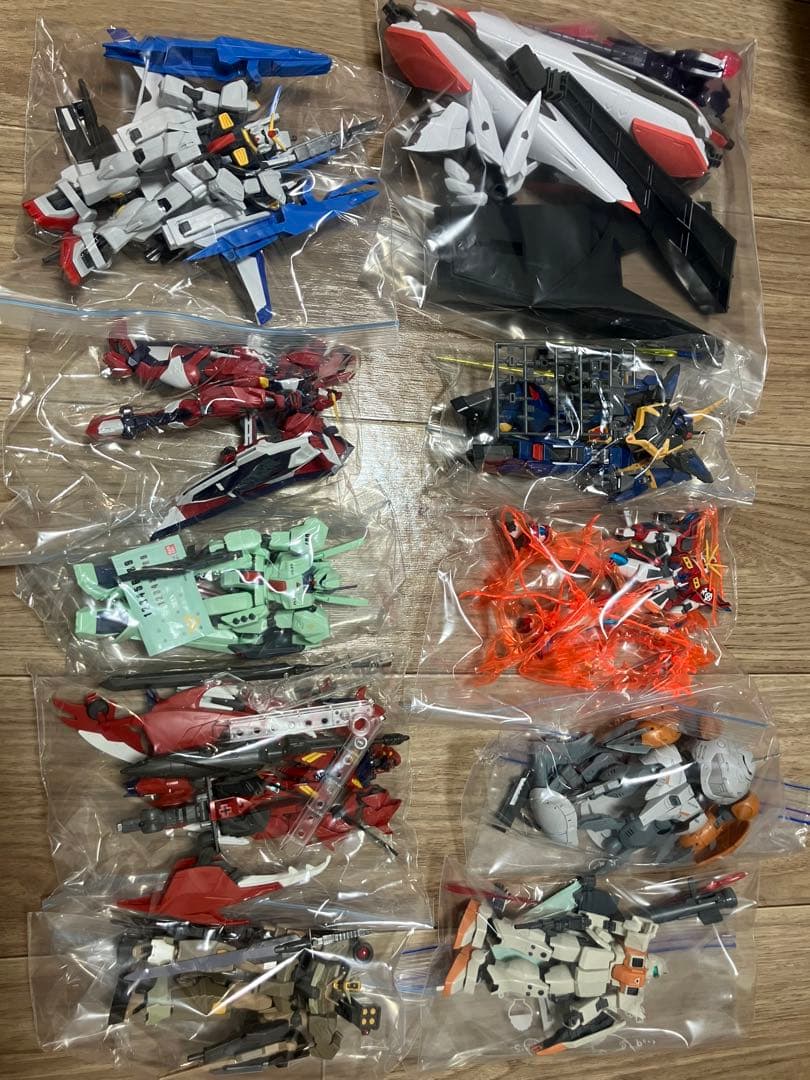 ガンプラ　組み立て済み　バラ売り不可　HG