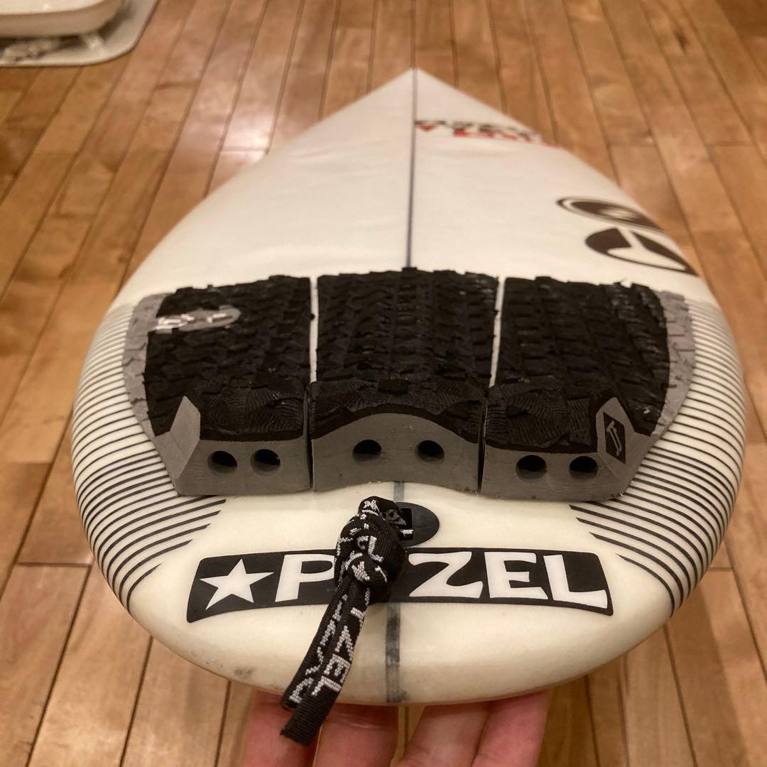 PYZELパイゼル　ジョンジョンフローレンス本人使用ボード