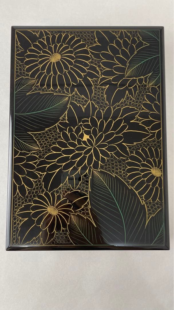 手許箱（てもと箱）木製漆器　黒　菊沈金　Q020