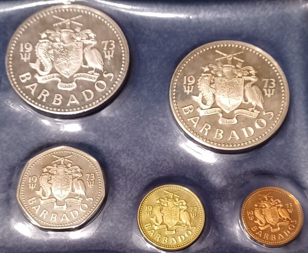 バルバドス初の国家貨幣プルーフセット 日本の種子島と同じくらいの面積の小さな島国