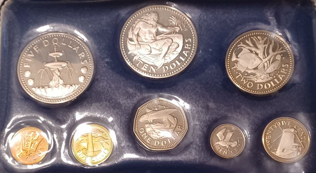 バルバドス初の国家貨幣プルーフセット 日本の種子島と同じくらいの面積の小さな島国