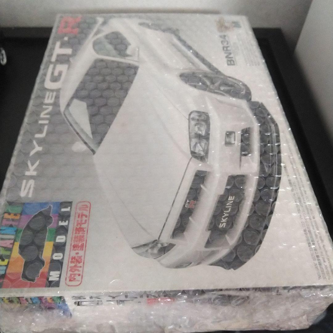 青島1/24スカイラインGT-R34プリペイントモデルホワイト