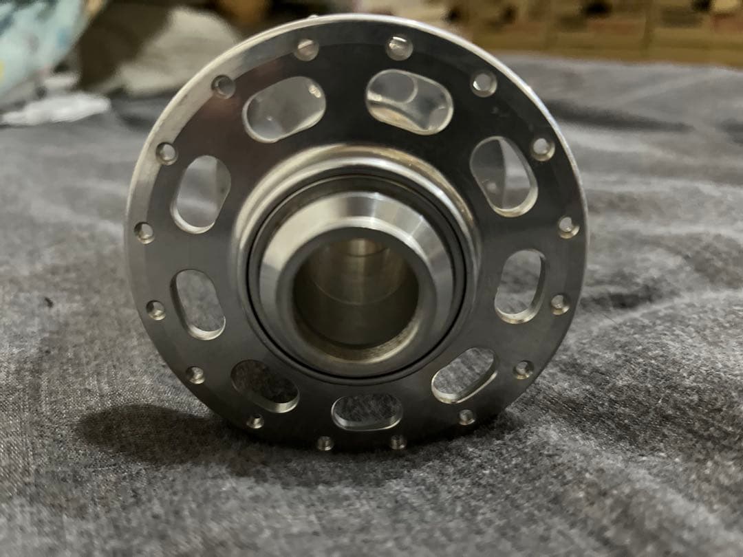 White Industries ハブ　32H