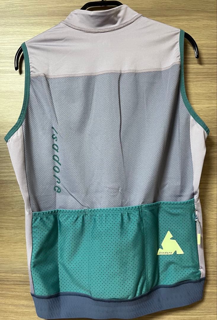 【新品】イザドア ジレ Alternative Light Vest メンズM