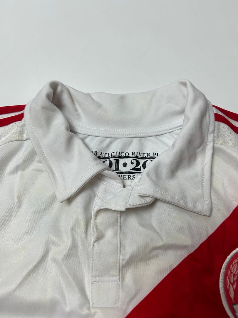  Plate リーベルプレート　ユニフォーム　ホワイト/レッド　M