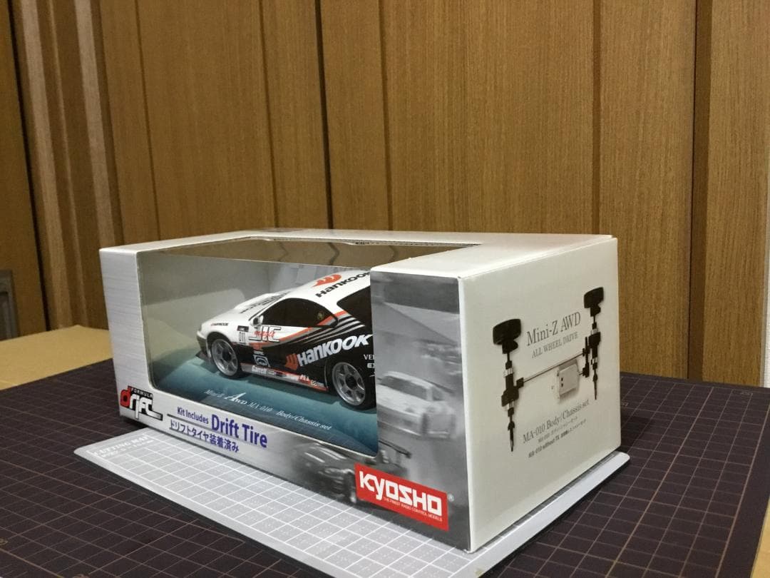 ミニッツ　 フォーミュラⅮ　Silvia　S15ボディ・シャシーセット （新品）
