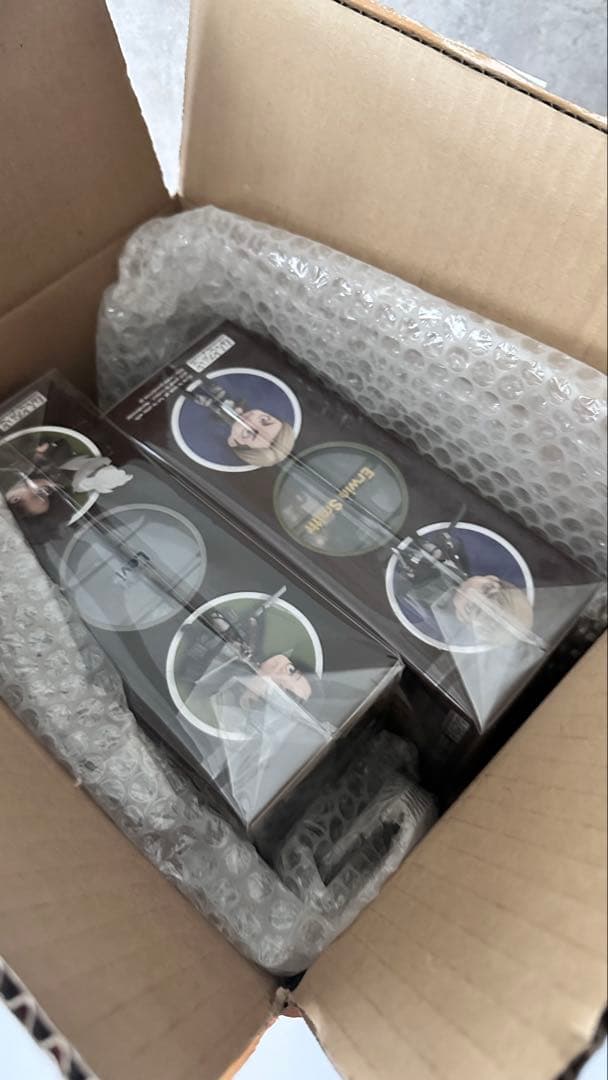 【ねんどろいど】進撃の巨人 エルヴィン・スミス & リヴァイ フィギュアセット