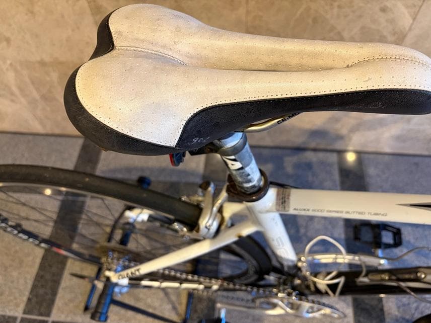 GIANT　DEFY3-ロードバイク-手渡しのみでお願いします。