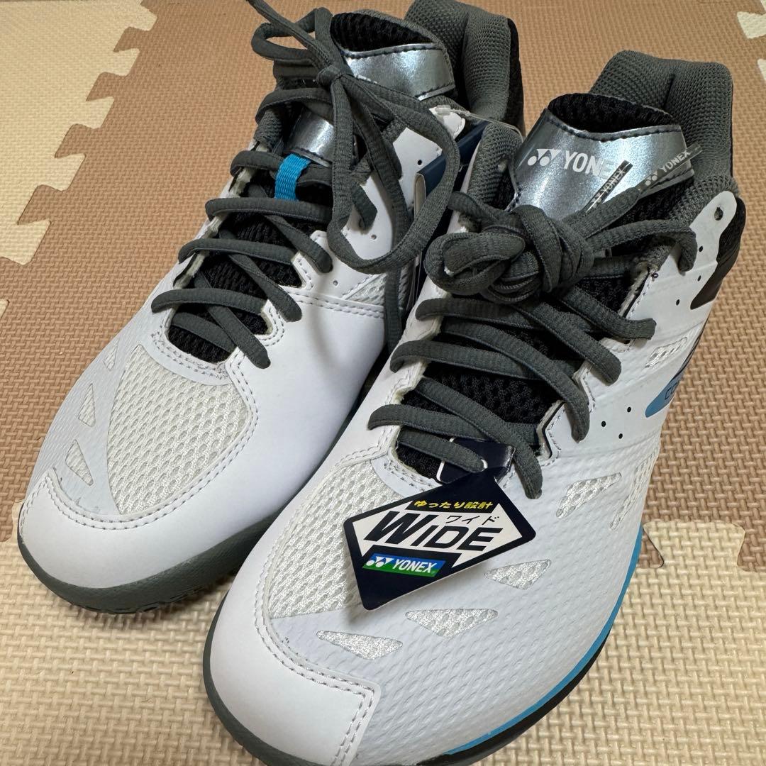 新品未使用　ヨネックス　バドミントンシューズ