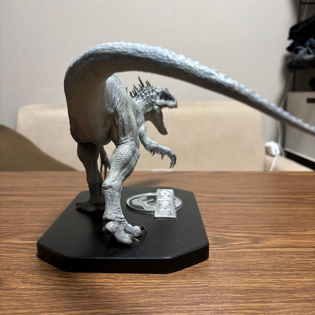 【入手困難】 ジュラシックワールド インドミナスレックス フィギュア