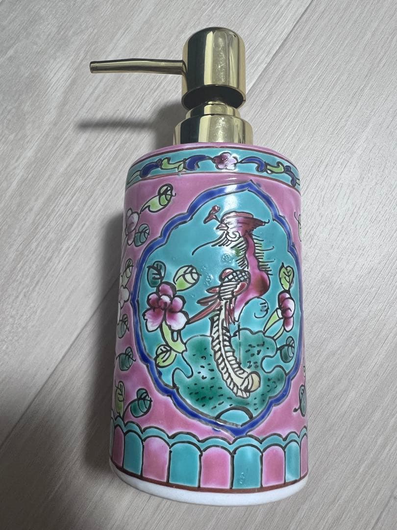 プラナカン食器ソープディスペンサー