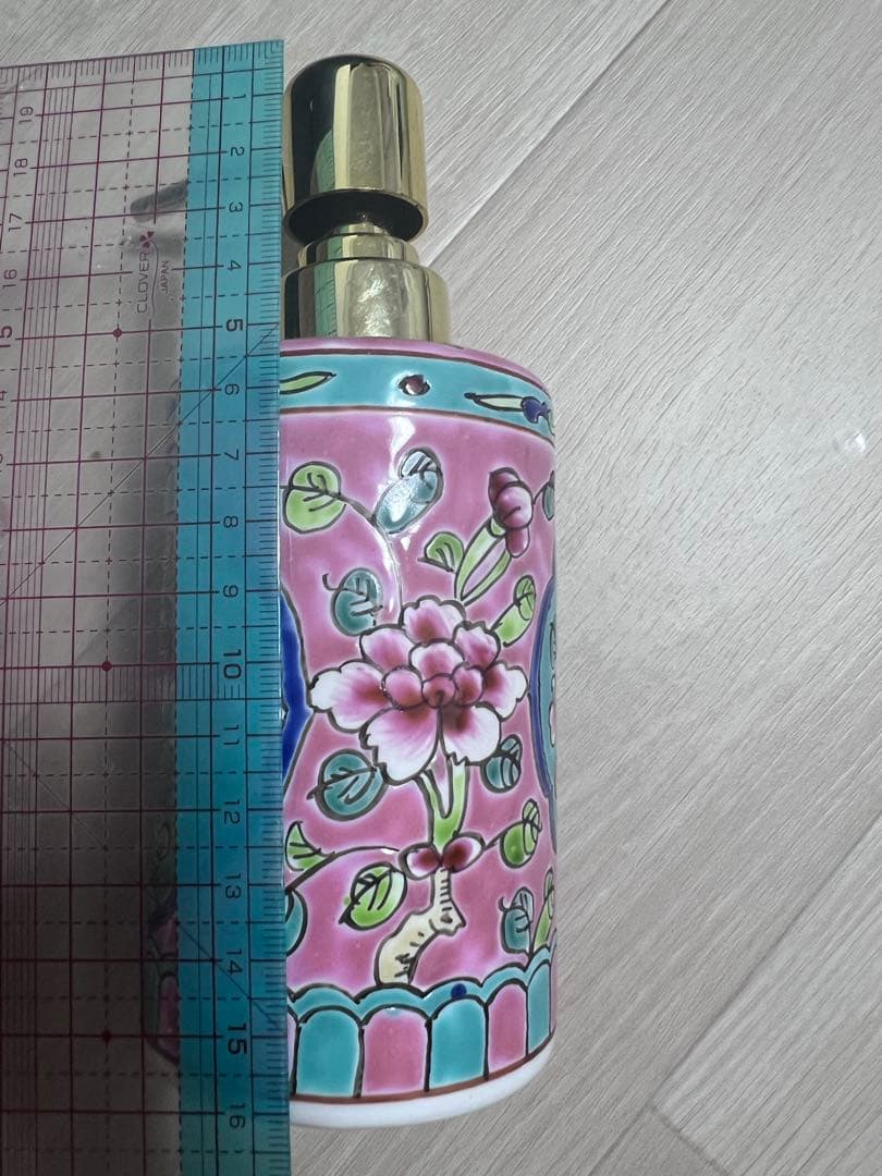 プラナカン食器ソープディスペンサー