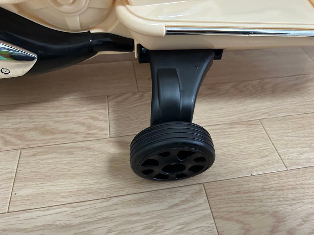 電動バイク ベスパ 子供用 乗用　補助輪付