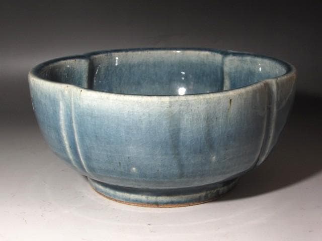 ☆　河井寛次郎　呉須輪花鉢　どっしりかまえた一品です☆y447