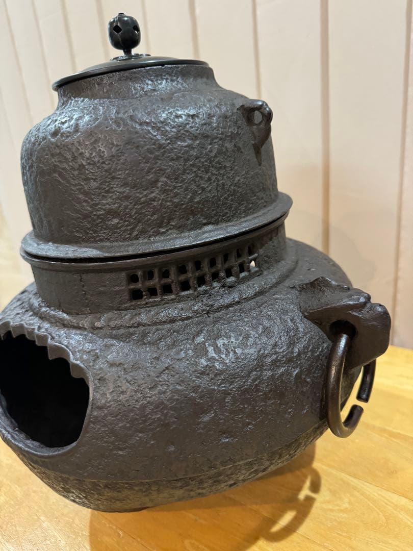 鉄製茶釜 風炉釜　茶道　年代物　骨董品鉄製 アンティーク装飾的デザイン