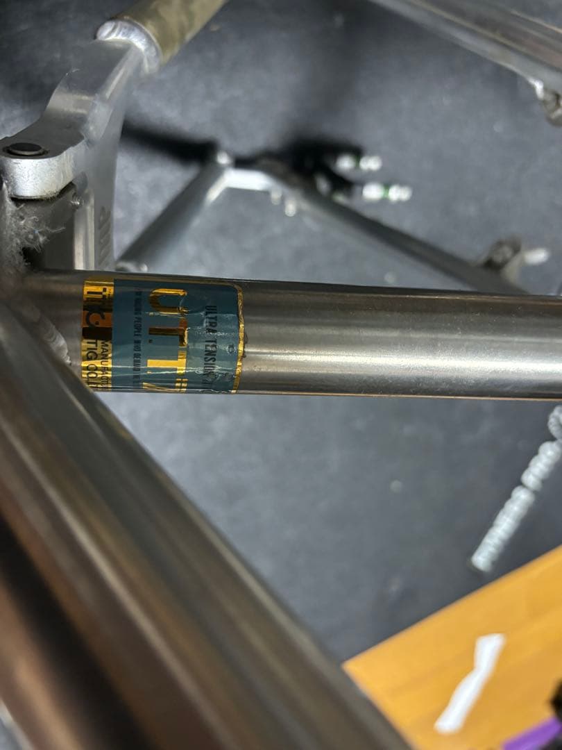 AMP Research B3 フルサスMTB フレーム　OEM チタン製モデル