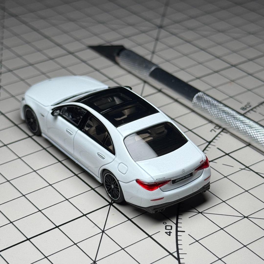 メルセデス・ベンツ マイバッハ S850 と AMG S63 Eミニカー セット