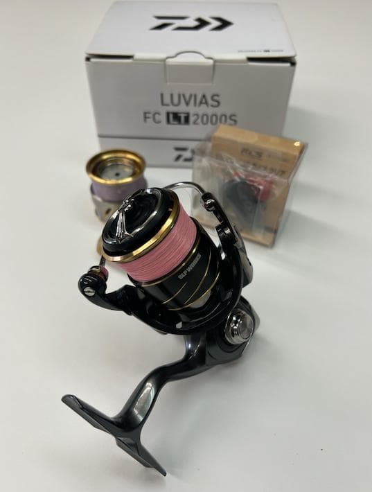 ダイワ　20 ルビアス FC LT2000S +SLPスプール、コルクノブ