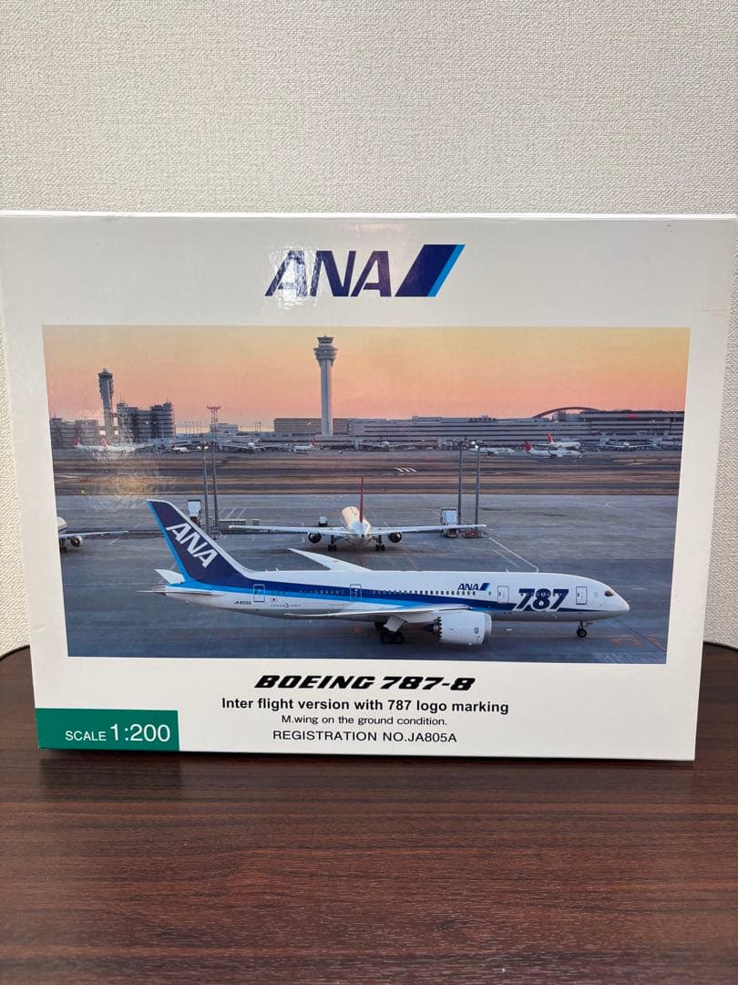 ANA BOEING 787-8 1:200 モデルプレーン JA805A