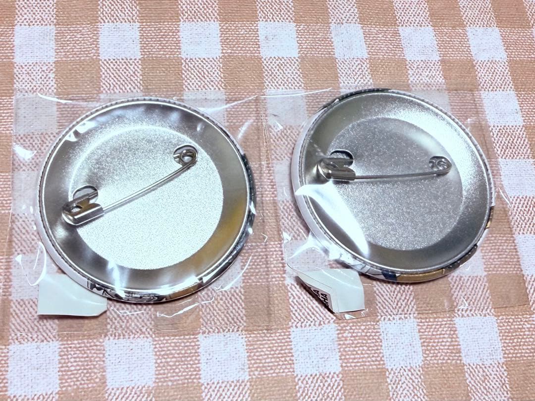 進撃の巨人 エレン リヴァイ兵長 アクアマリン 会場限定 缶バッジ シークレット