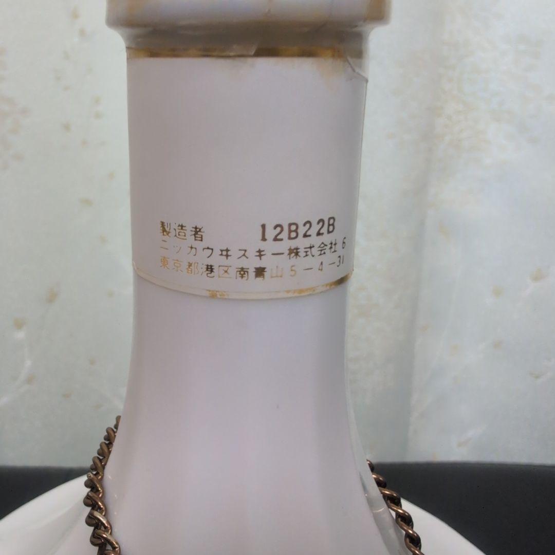 NIKKA ウイスキー　鶴 　陶器ボトル 銅製メダル付き